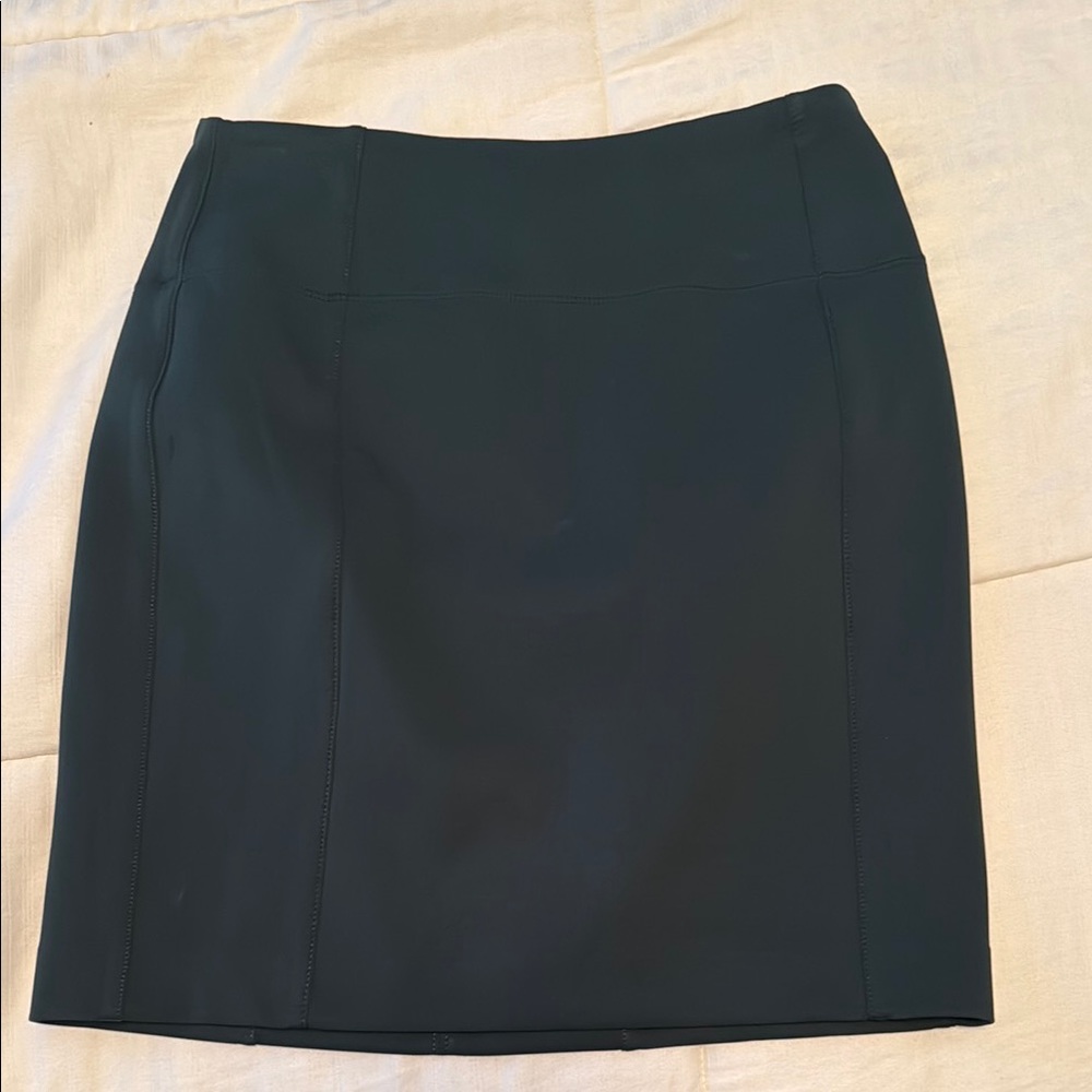 Lululemon Athletica Black Pencil mid thigh skirt